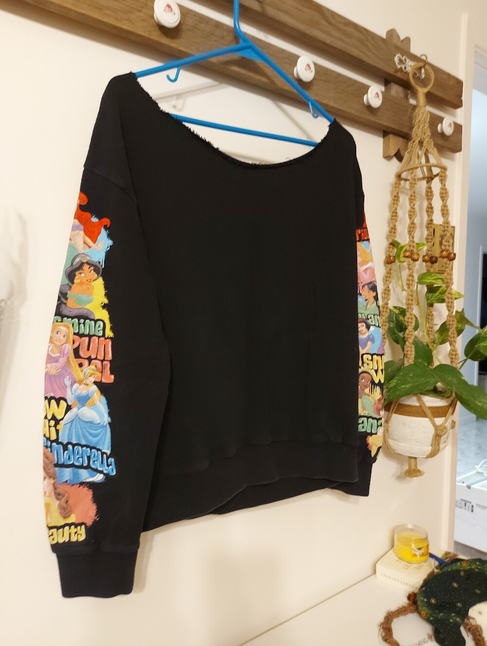 Princess-style top - Picture 3 of 12